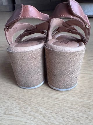 Sandalias Pikolinos Marrones Mujer con cuña de 7cm