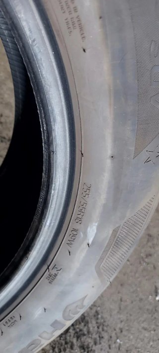 255/55 R18 109W