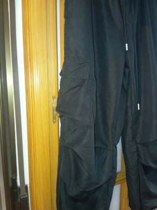 Pantalón cargo negro mujer