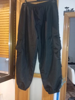 Pantalón cargo negro mujer
