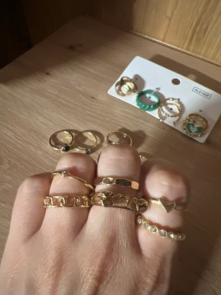 Conjunto de anillos dorados y verdes ALE-HOP