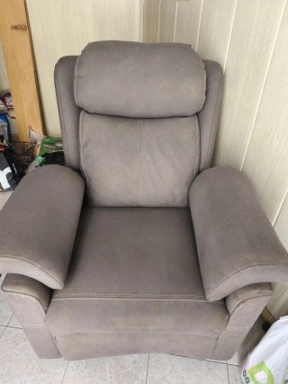 Sillón de tela gris
