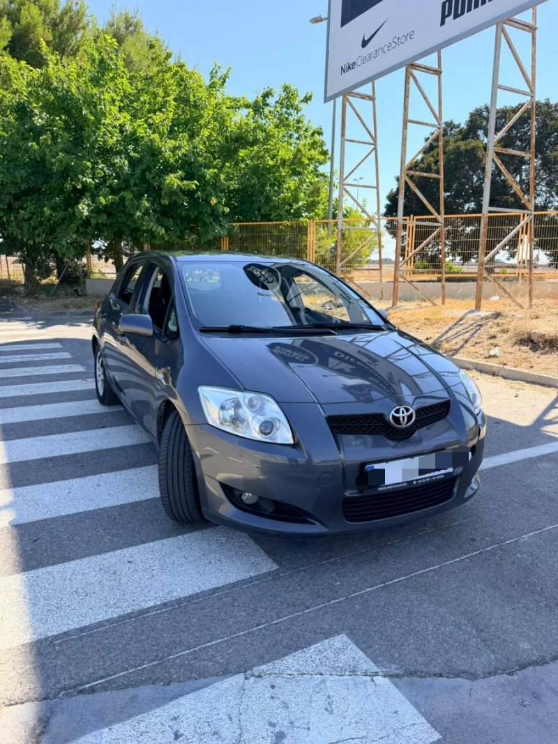 Toyota Auris 2008 - foto 1