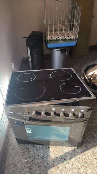 Horno, encimera eléctrica y campana