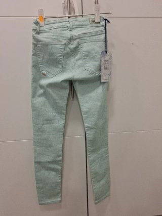 Pantalón pitillo Salsa verde