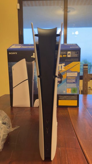 PS5 Slim blanca en estado como nueva