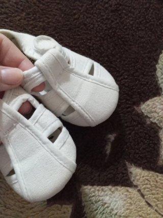 Zapatos de bebé blancos talla 18