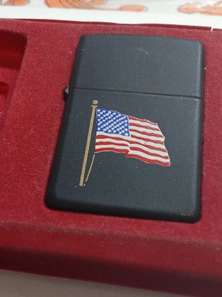2 Zippo Accendini Tema USA Anni '90
