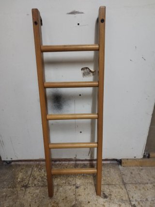 Escalera de madera para  ditera de cararabana