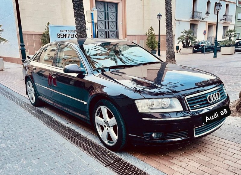 Audi A8 - foto 1