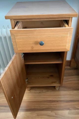 2 Mesitas IKEA Madera Cajón y Puerta