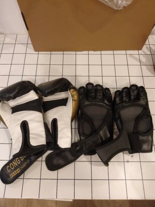 Saco de boxeo Domyos + guantes