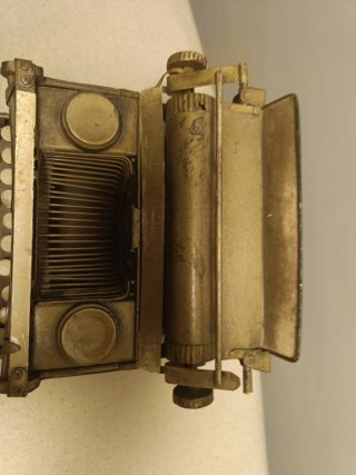 Máquina de escribir antigua decorativa