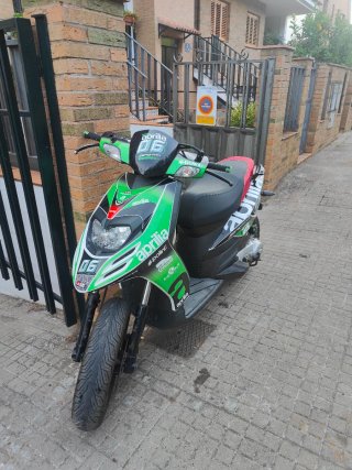 Aprilia SR Motard