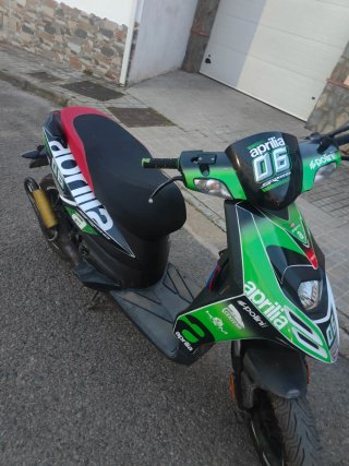 Aprilia SR Motard