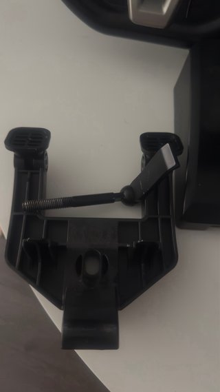 Volante y Pedales PS4 Logitech