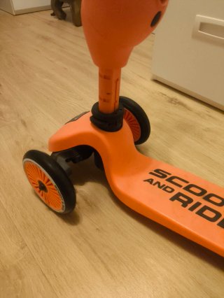 Patinete infantil  evolutivo Scoot and Ride naranj