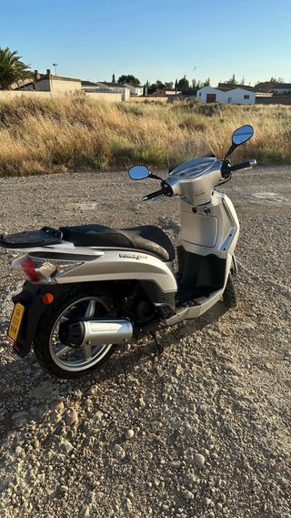 KYMCO People S 50 (2368 KM impecable) Moto Ciudad