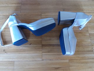 Zapatos de tacón con pulsera y plataforma