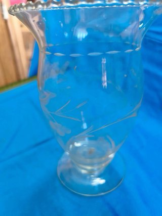 Jarra de vidro antiga estilo tulipa