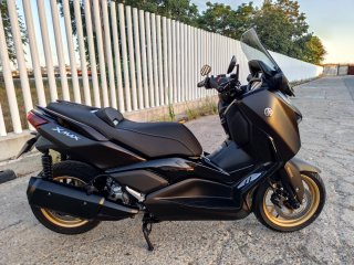 Yamaha XMAX 300 Tech MAX dark magna