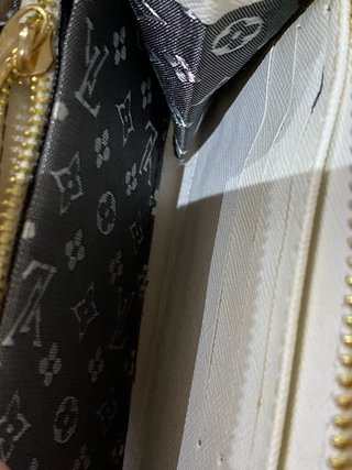 Cartera Louis Vuitton Monogram Blanca y Negra