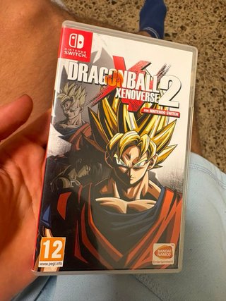 Pacchetto Nintendo Switch + 4 Giochi