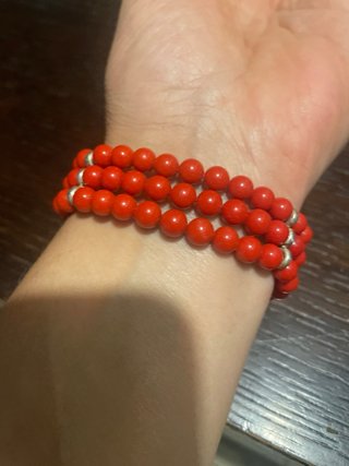 Bracciale con perle rosse e chiusura argento