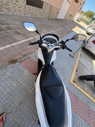 Honda PCX 125 Blanca