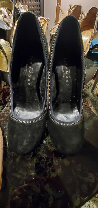 Assortimento di 13 scarpe col tacco
