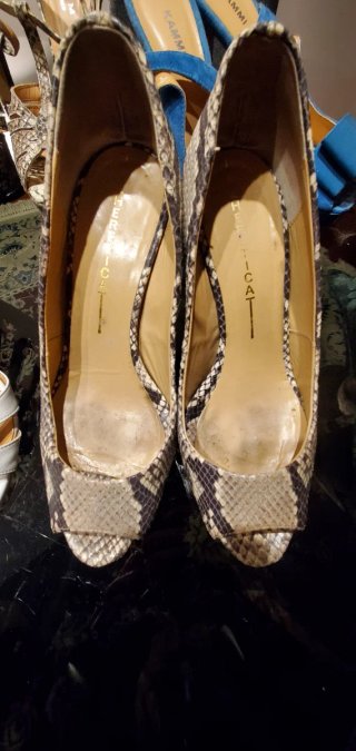 Assortimento di 13 scarpe col tacco