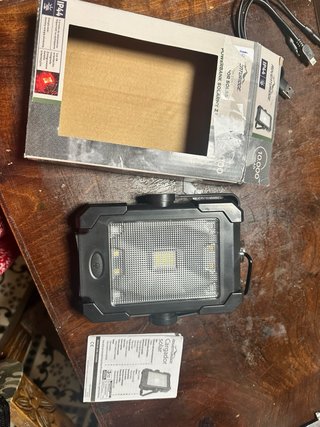 Linterna Cargador Solar Portátil adventuridge ip44