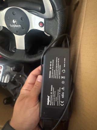 Logitech G25 Volante, Pedales y cambio