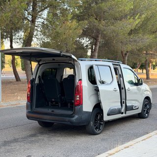 Citroen Berlingo XL Pure Tech 130 cv 7 plz Auto