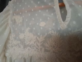 Blusa beige con encaje