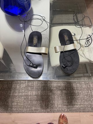 Sandalias Fetiche Suances Piel Negra y Dorada