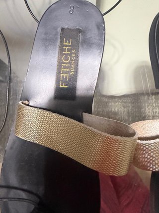 Sandalias Fetiche Suances Piel Negra y Dorada