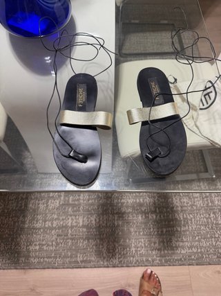 Sandalias Fetiche Suances Piel Negra y Dorada