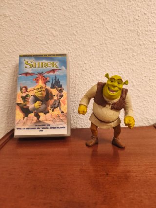 Película Shrek VHS y Figura