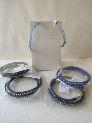 Orecchini cerchio plastica e strass