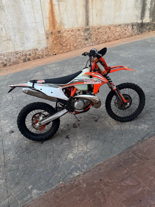 KTM 300 EXC Erzberg 2022 Naranja/Blanca
