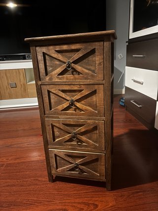 Cajonera de madera rústica