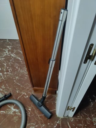 Aspiradora Rowenta con manguera y tubo