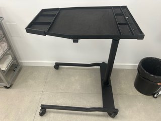 Mesa tatuador/peluquería