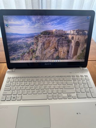 Sony Vaio 17 SSD 500GB 8GB RAM