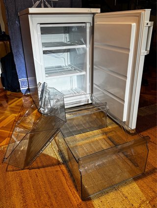 Congelatore verticale AEG ATB48E1AW 85L