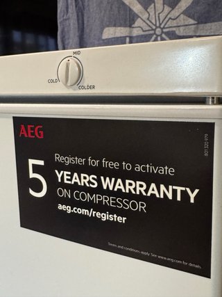Congelatore verticale AEG ATB48E1AW 85L