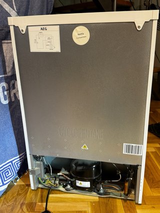 Congelatore verticale AEG ATB48E1AW 85L