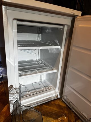 Congelatore verticale AEG ATB48E1AW 85L