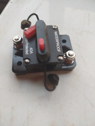 Disyuntor 40A 12V-48V DC Impermeable
